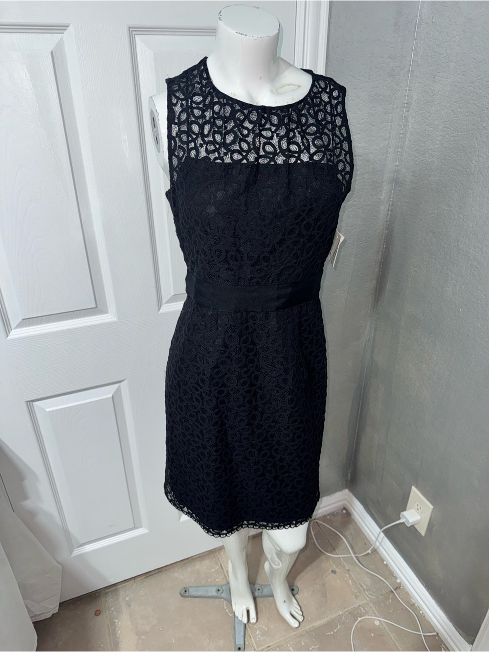 Milly Black Sleeveless Lace Midi Dress